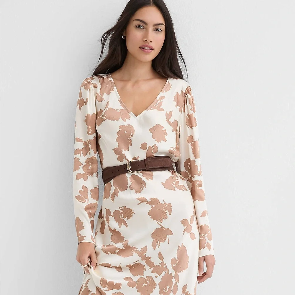 NWT LOFT Floral V-Neck Bias Maxi Dress in Size 14 - Picture 3 of 8